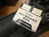 <b>Roland CB-B76 Saco transporte almofadado para Teclados Pianos Sintetizadores Arrangers 76 teclas</b> <b>Roland CB-B76 Saco transporte almofadado para Teclados Pianos Sintetizadores Arrangers 76 teclas</b>